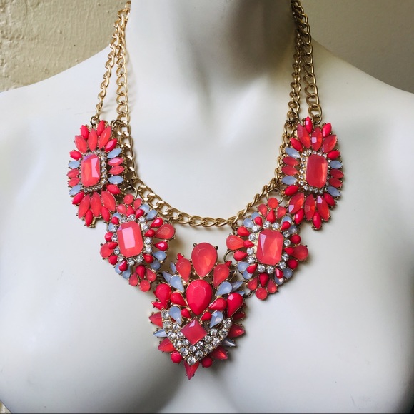 ❌ SOLD ❌ Gold orange crystal statement necklace - Picture 3 of 8